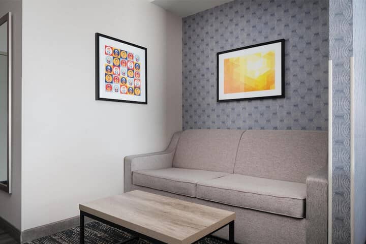 Room 28 of 59